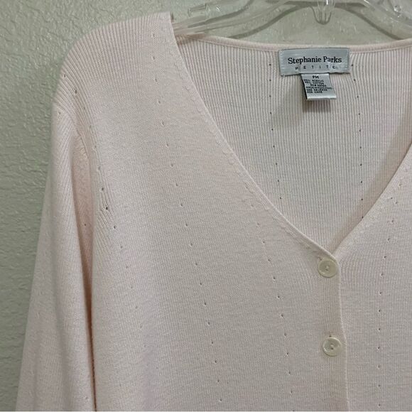 STEPHANIE PARKS SWEATER WOMEN’S MP PASTEL PINK V-NECK CARDIGAN DETAILED. - Picture 3 of 10